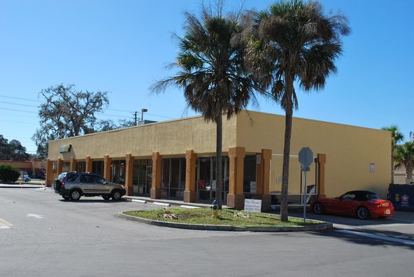 Tower Oaks End Cap: 8927 S.R. 52, Hudson, FL 34667